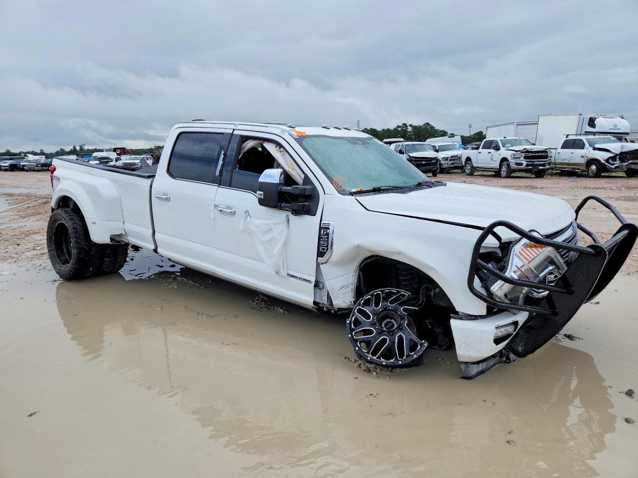 2021 Ford F350 Super Duty - Фото 4
