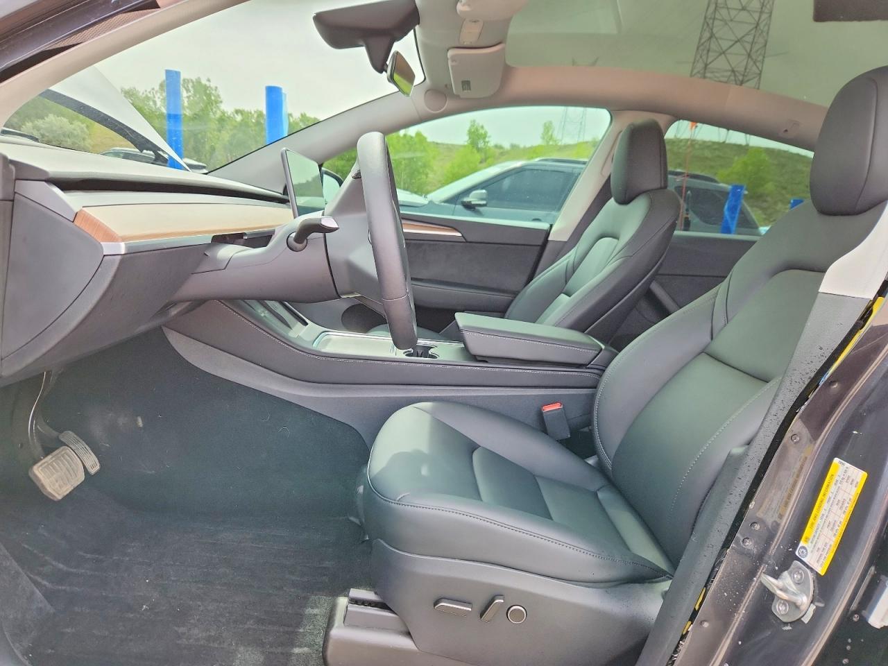 2025 Tesla Model Y - Image 7