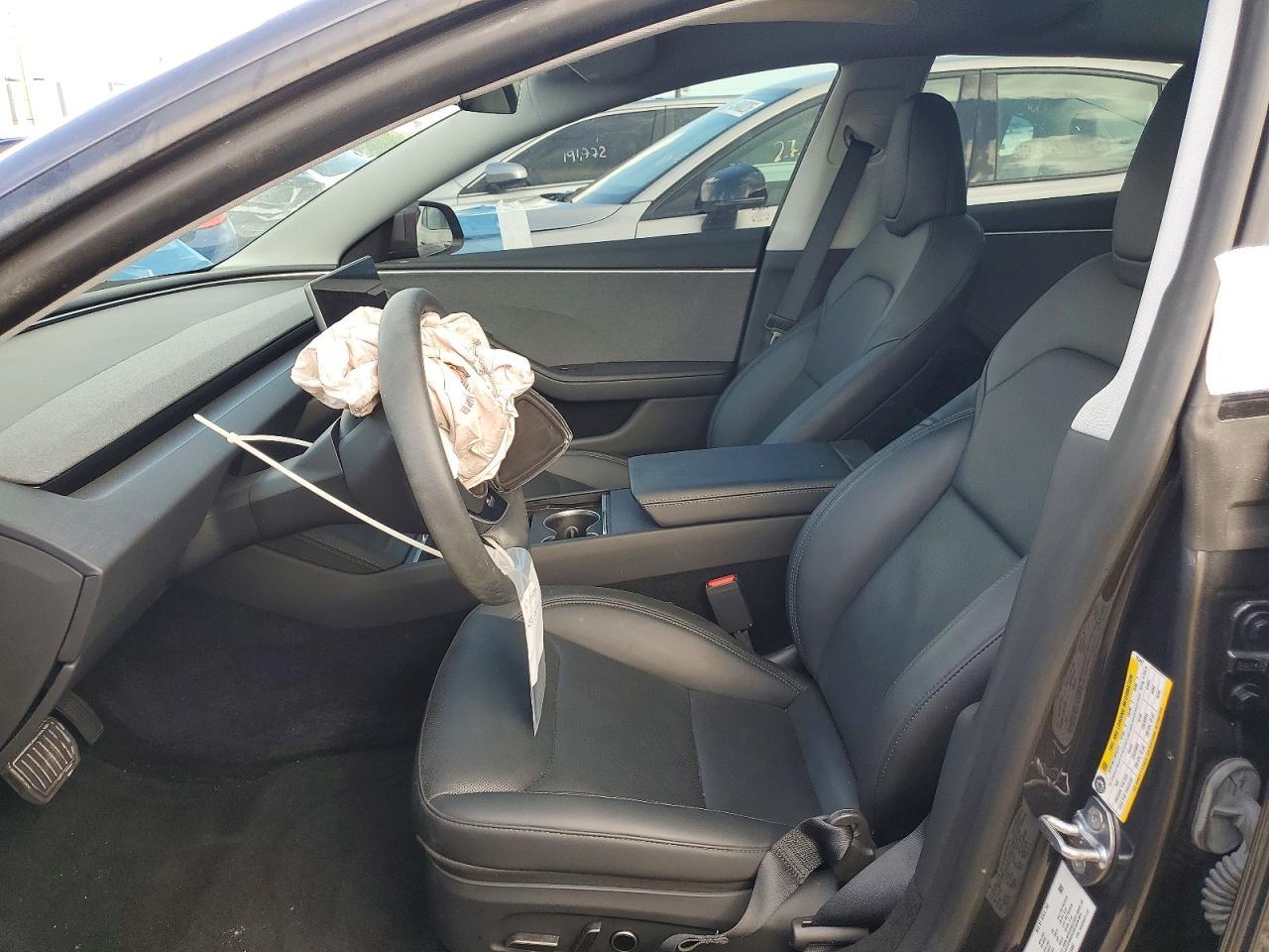 2025 Tesla Model 3 - Image 7