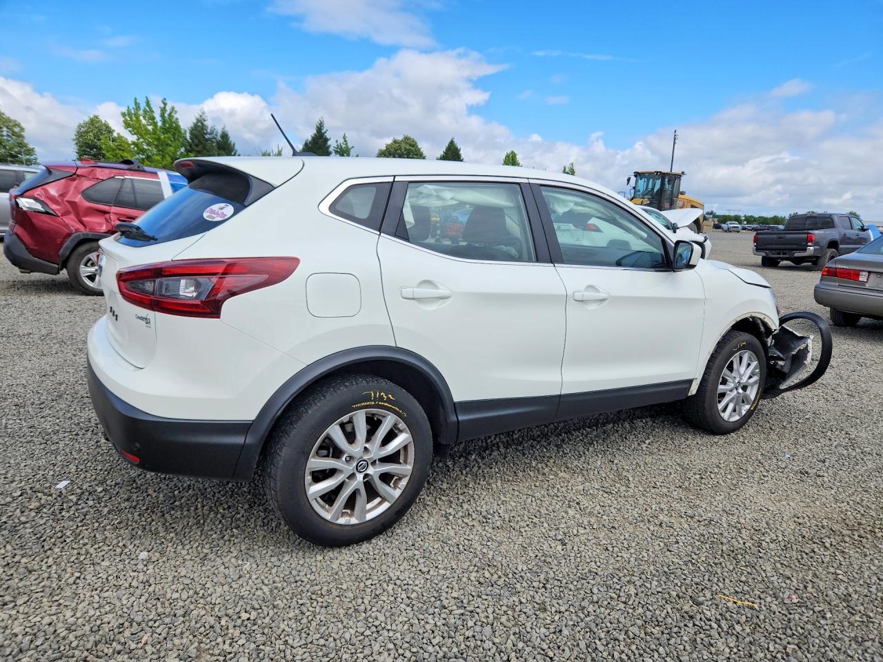 2021 Nissan Rogue Sport S - Фото 3
