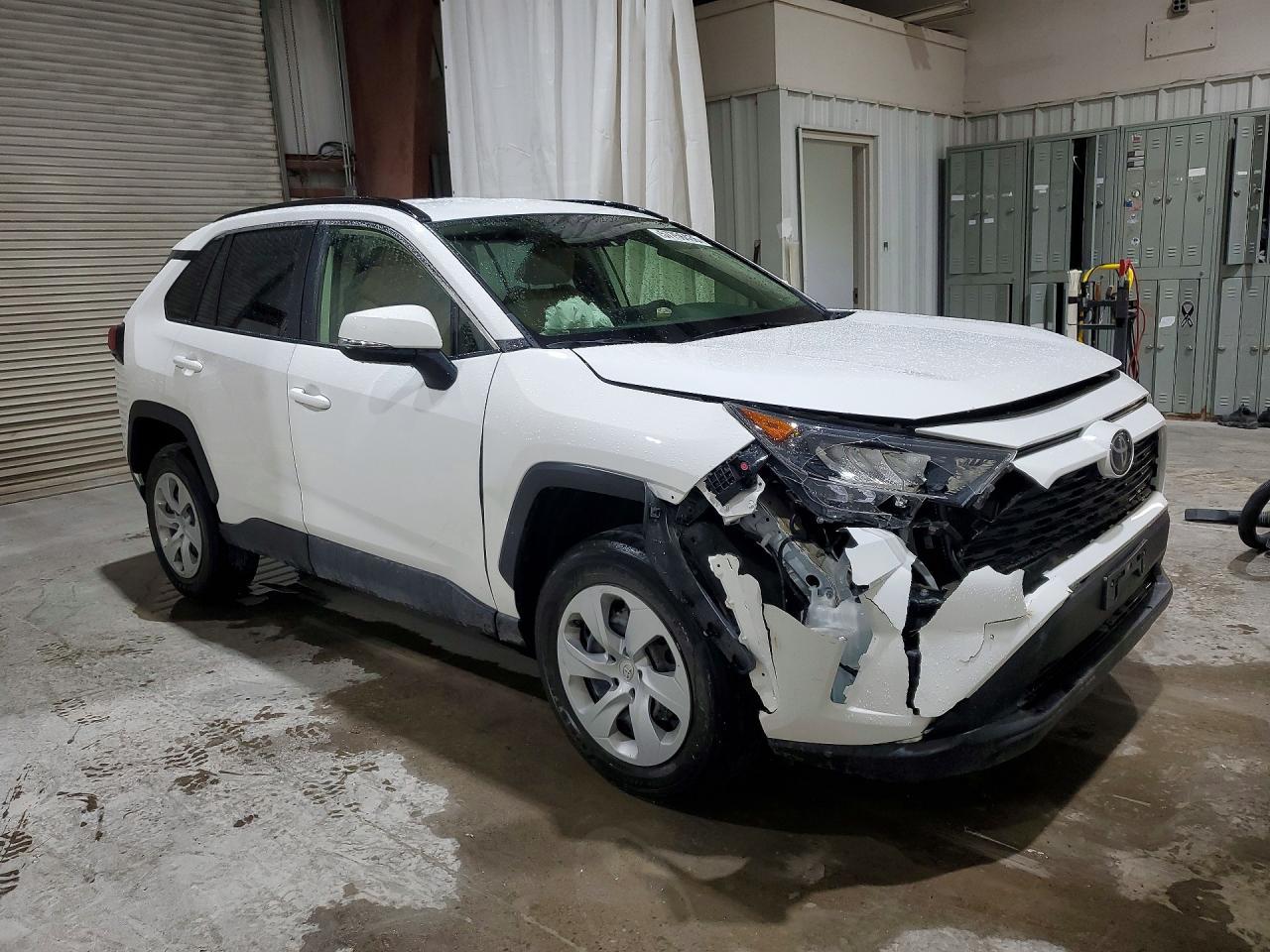 2019 Toyota Rav4 Le - Image 4