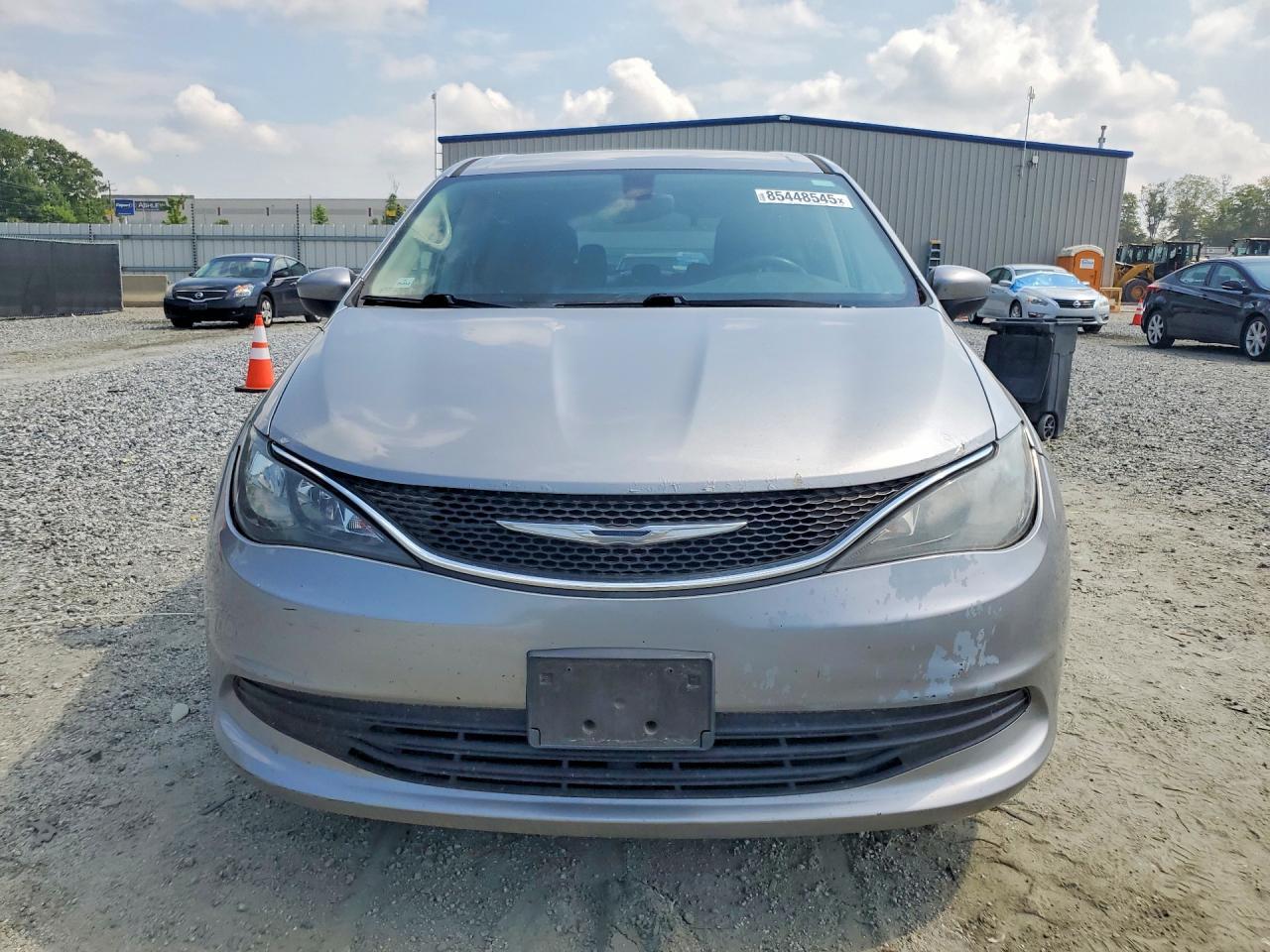 2017 Chrysler Pacifica Touring - Image 5