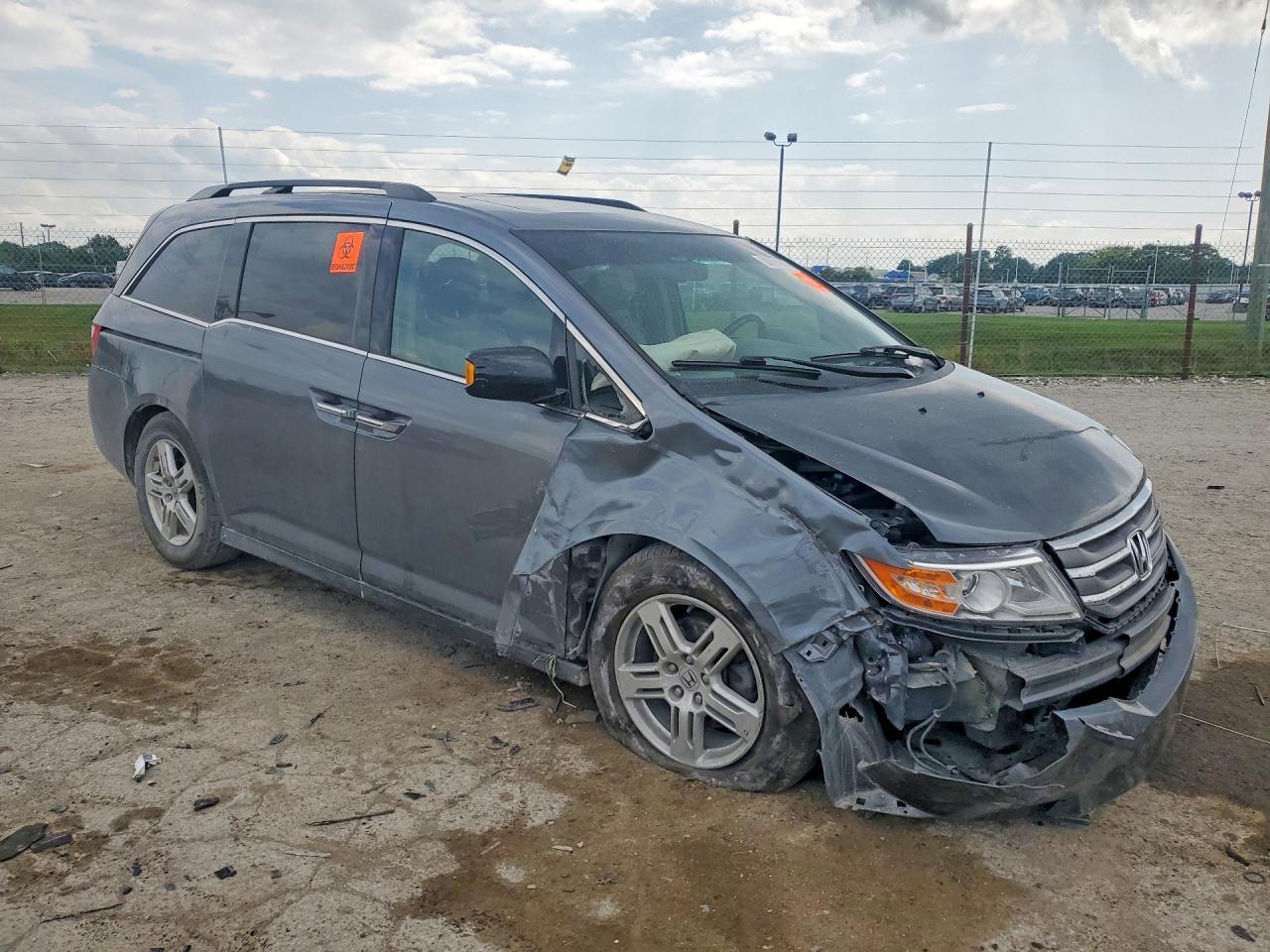 2013 Honda Odyssey Touring - Фото 4