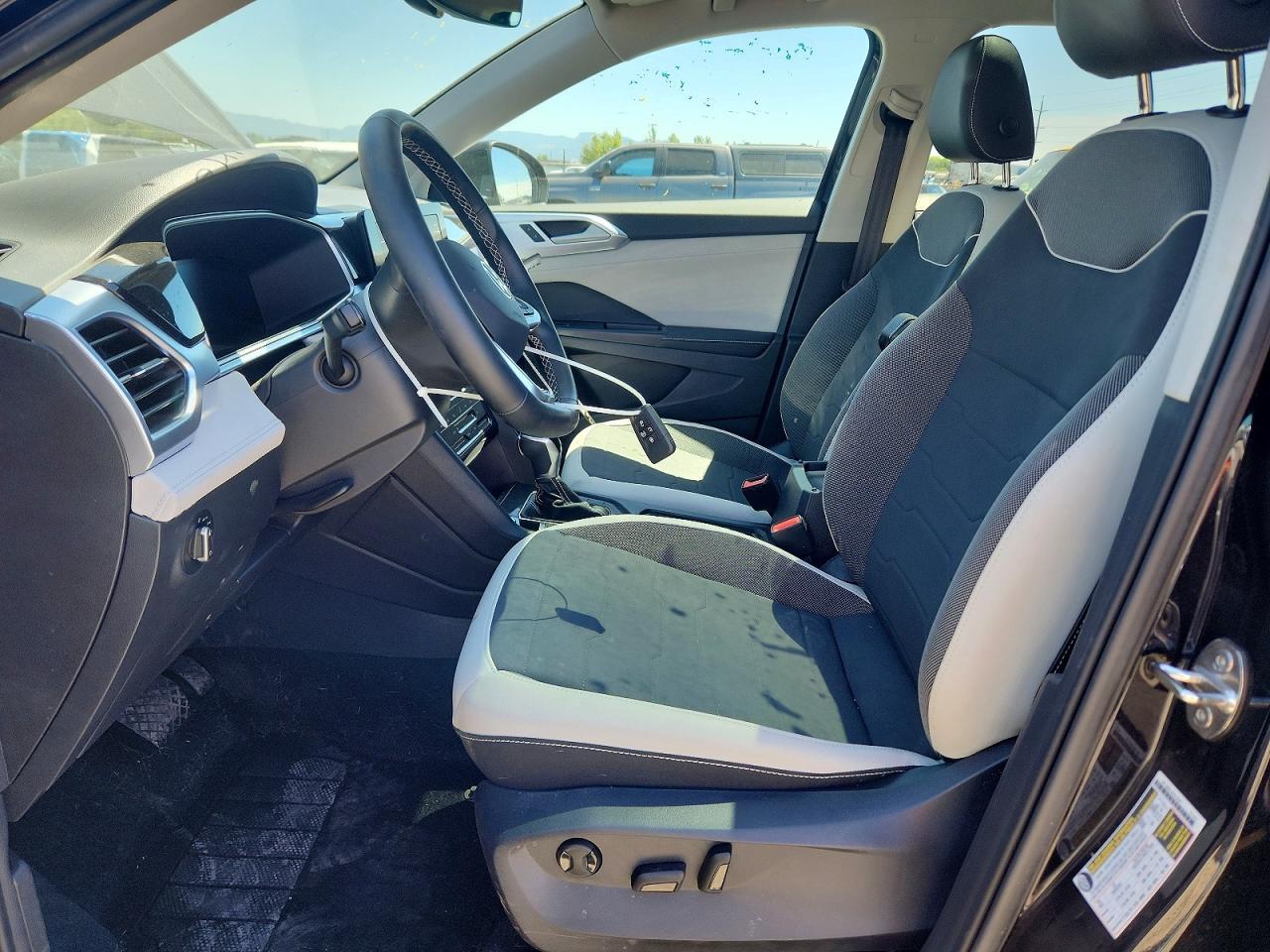 2025 Volkswagen Taos Se - Фото 7