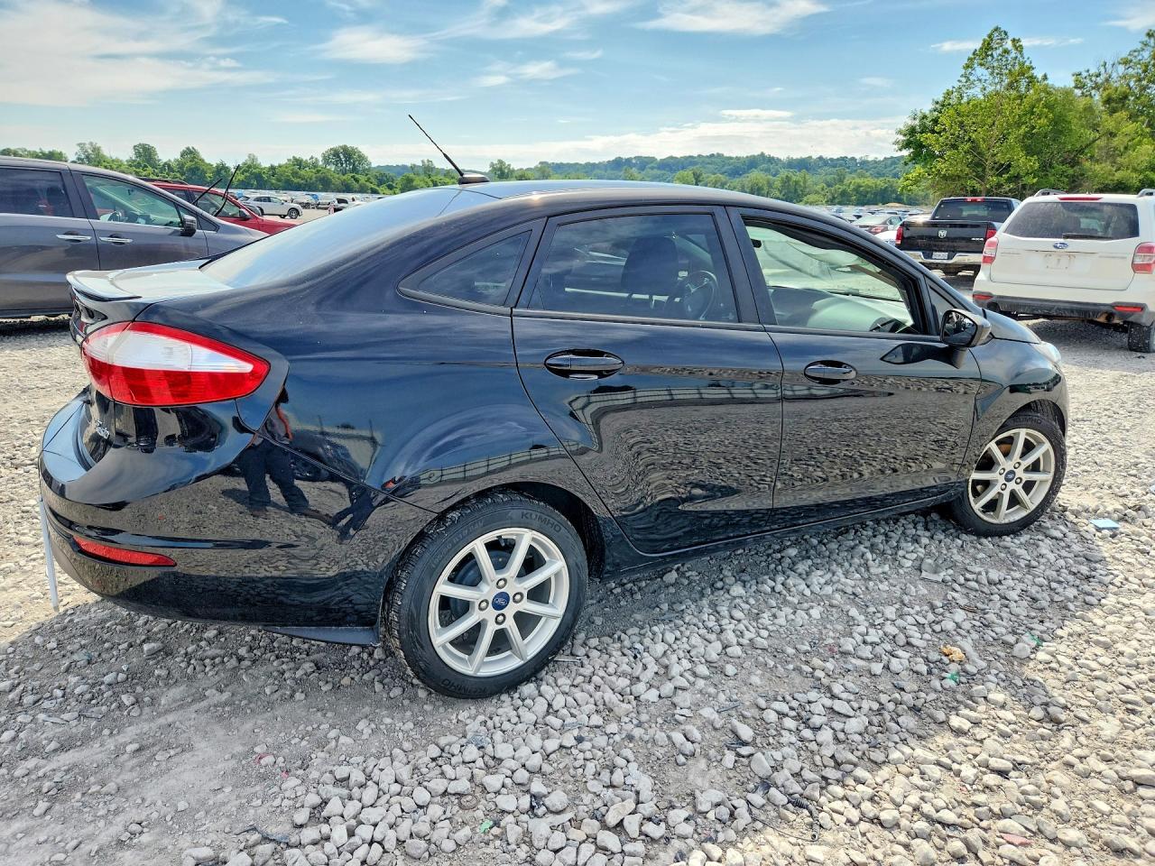 2019 Ford Fiesta Se - Фото 3