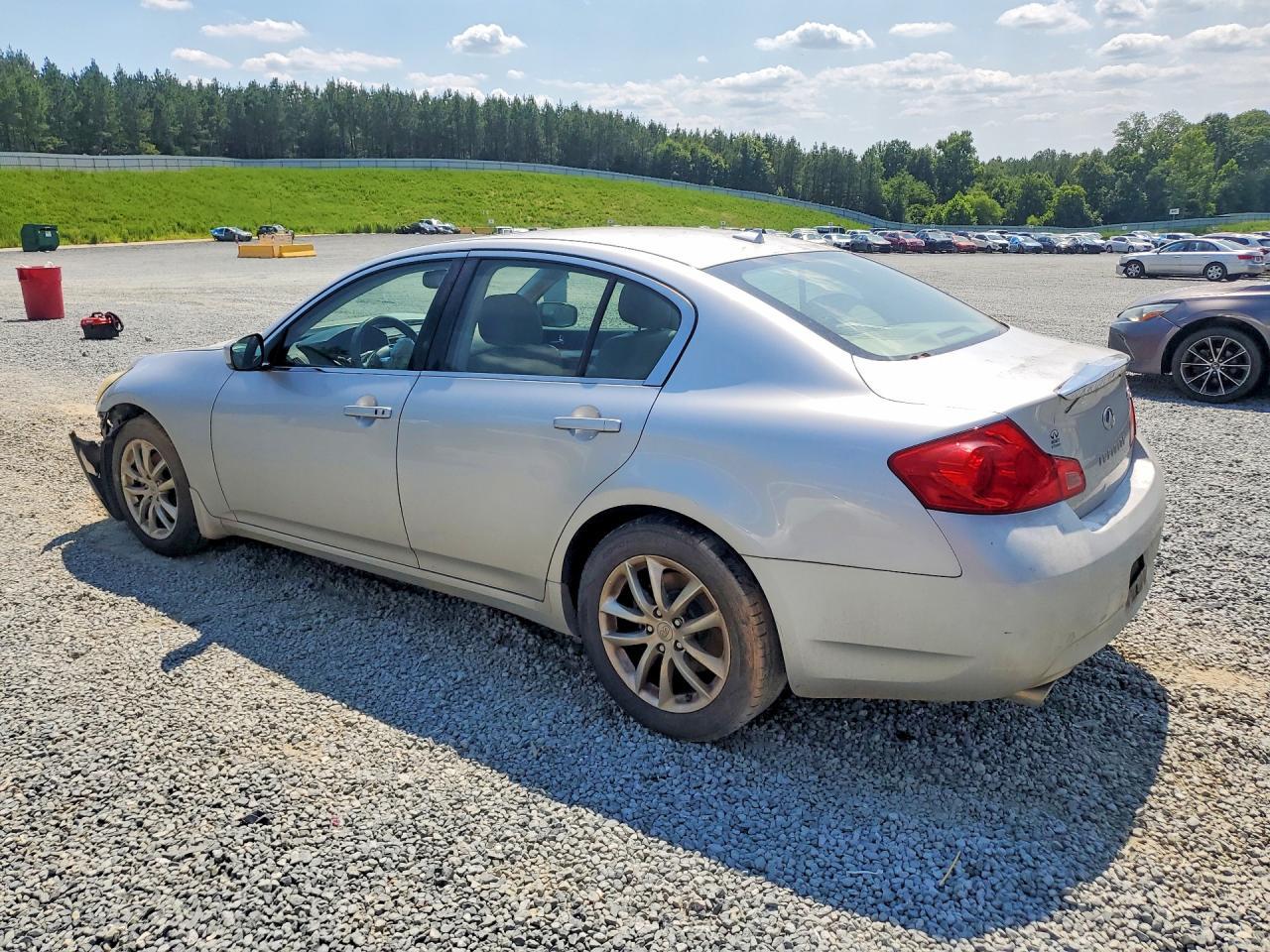 2009 Infiniti G37 Sedan X - Image 2