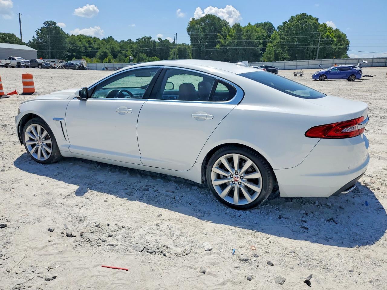 2014 Jaguar Xf - Фото 2