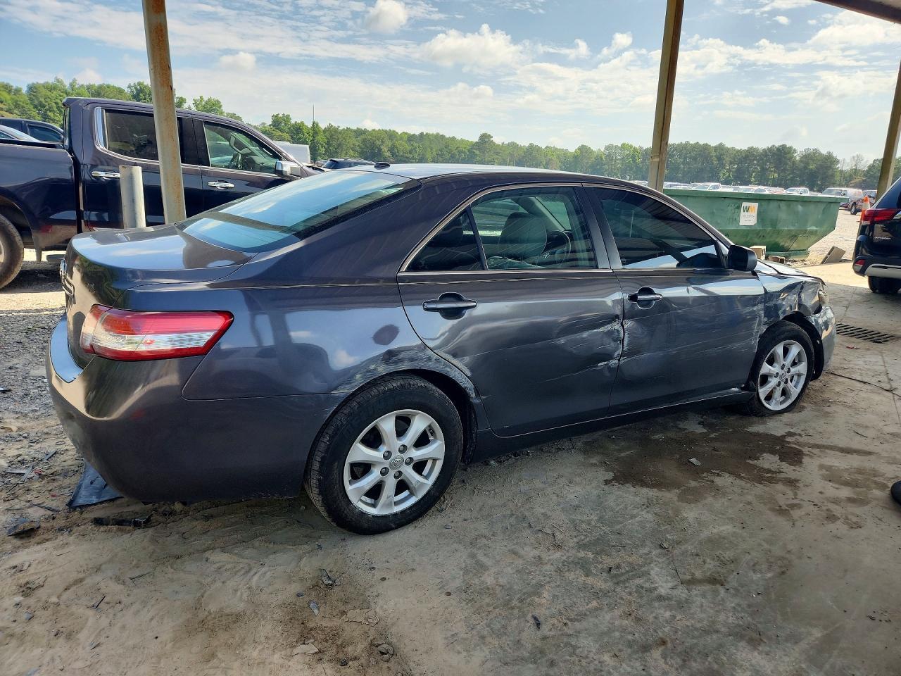 2011 Toyt Camry - Фото 3