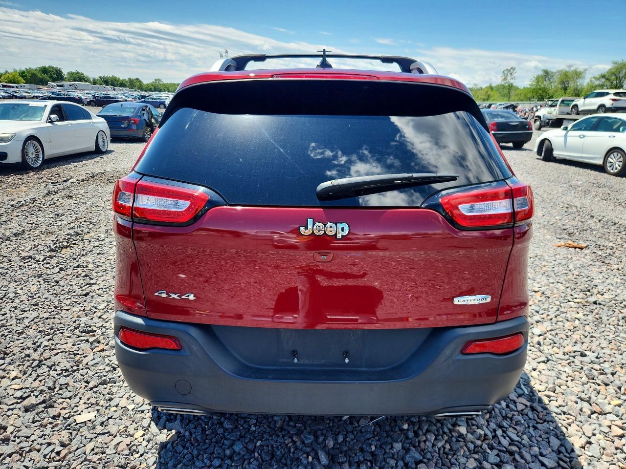 2016 Jeep Cherokee Latitude - Image 6