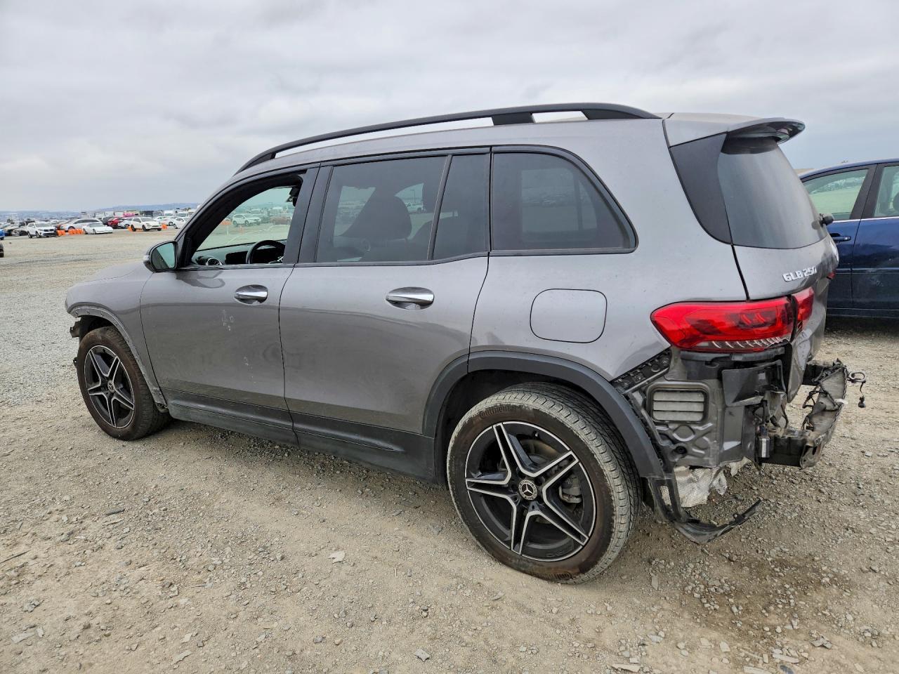 2023 Mercedes-Benz Glb 250 - Фото 2
