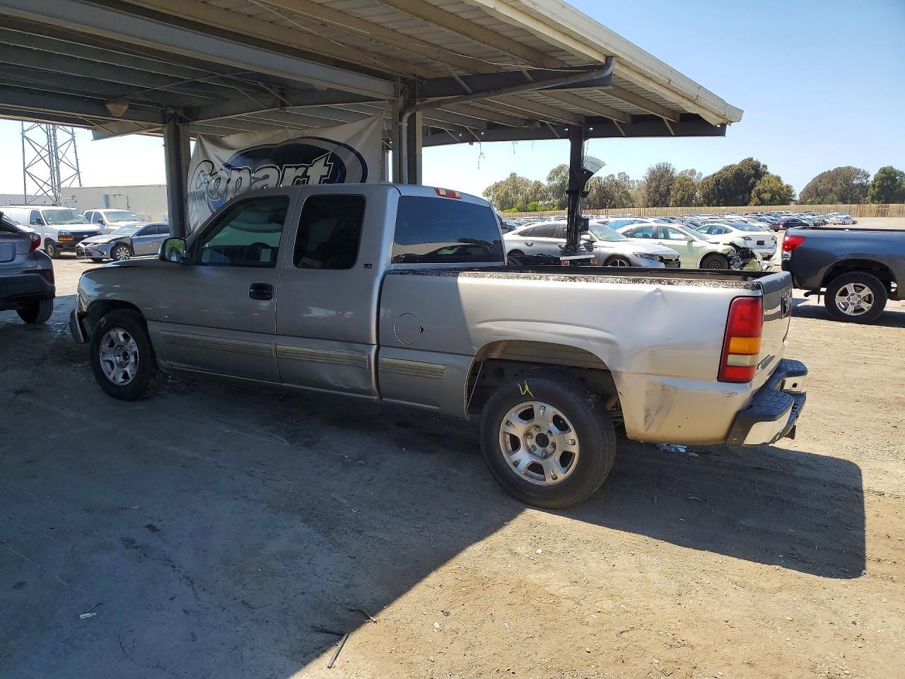 1999 Chevrolet Silverado C1500 - Фото 2