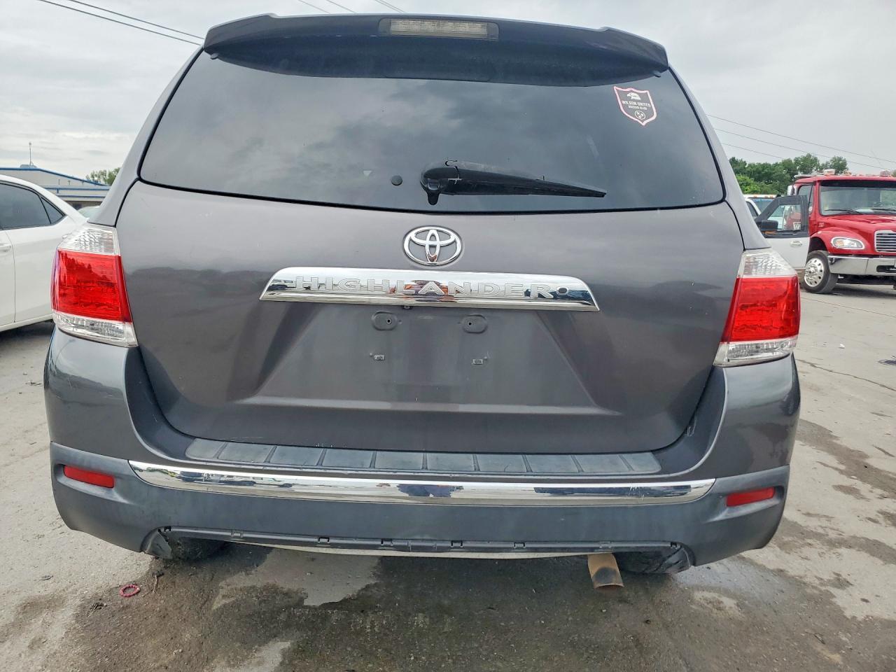 2011 Toyota Highlander Se - Image 6