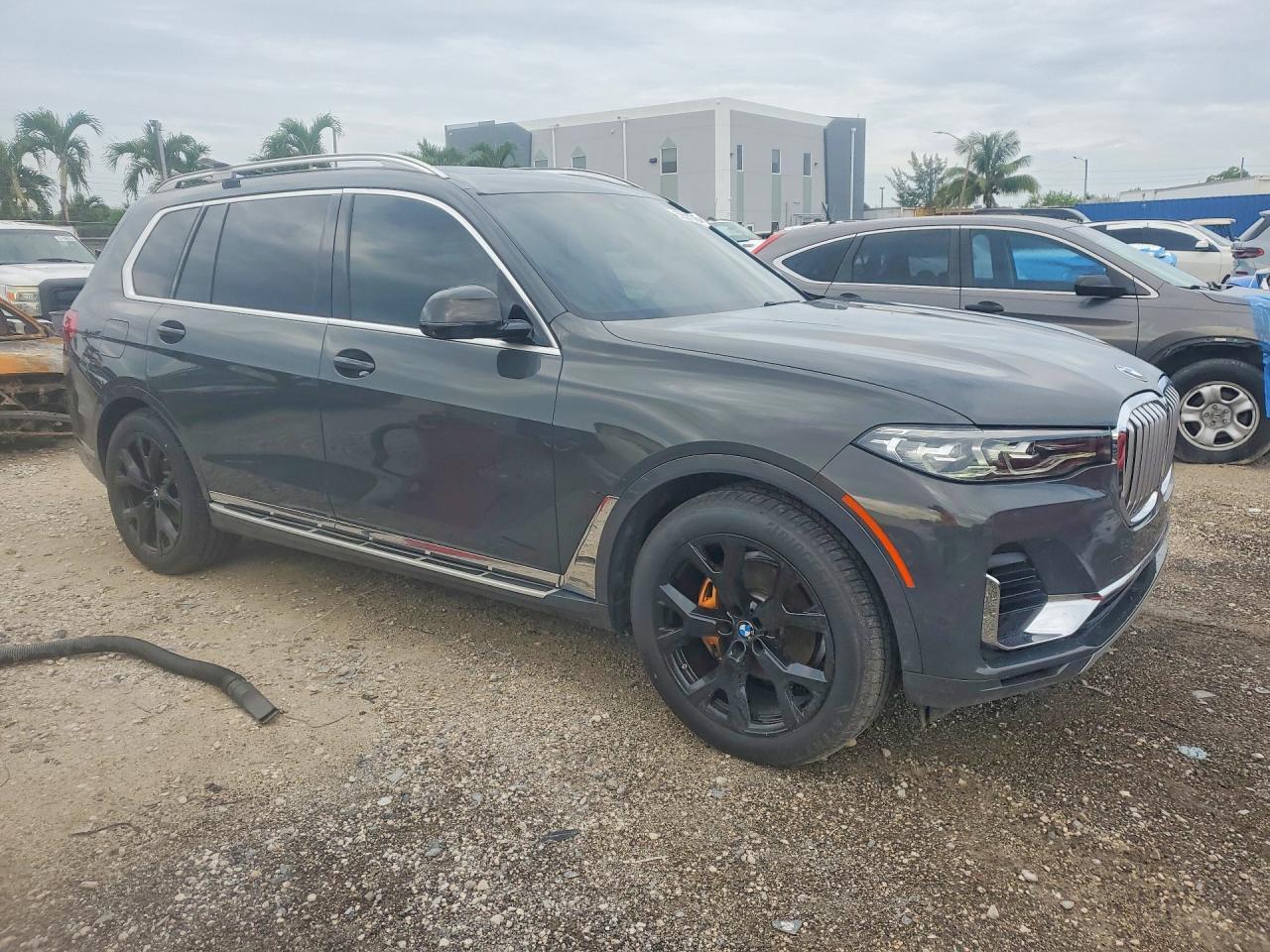 2021 BMW X7 xDrive40I - Фото 4