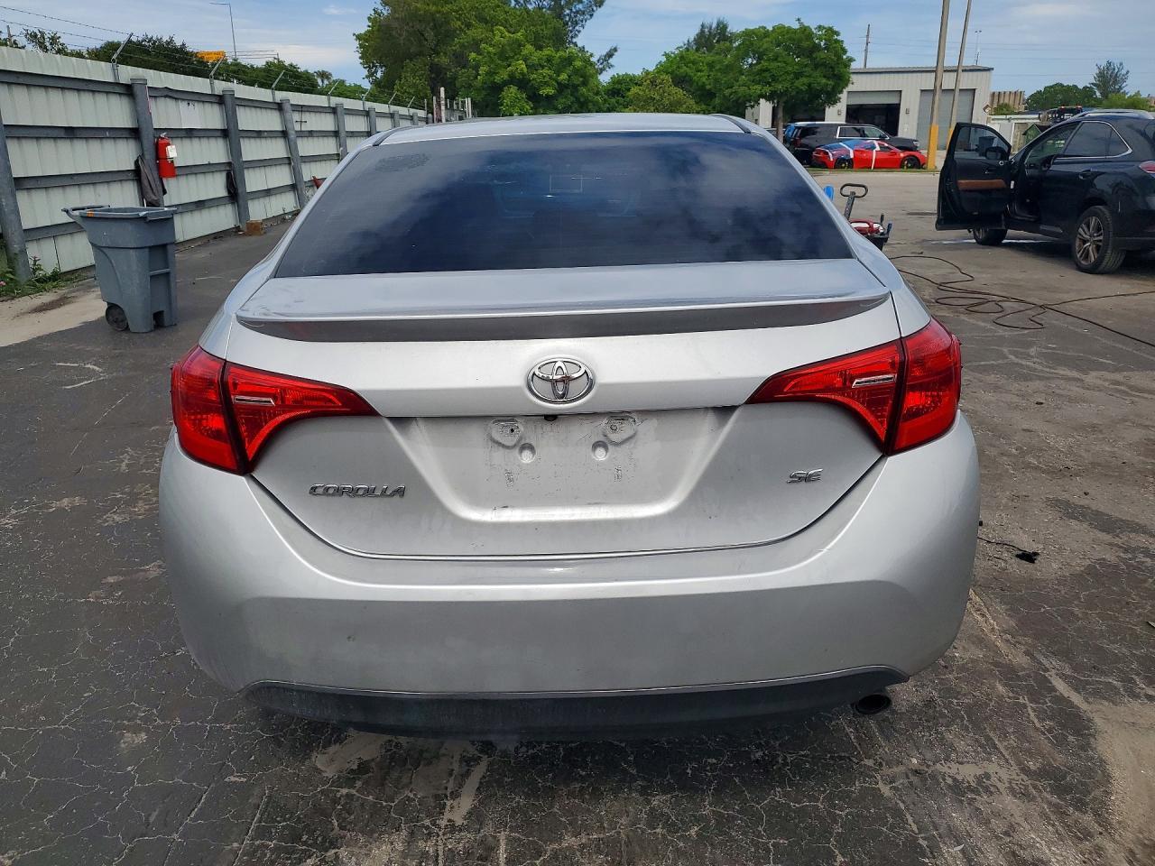 2018 Toyota Corolla Se - Image 6