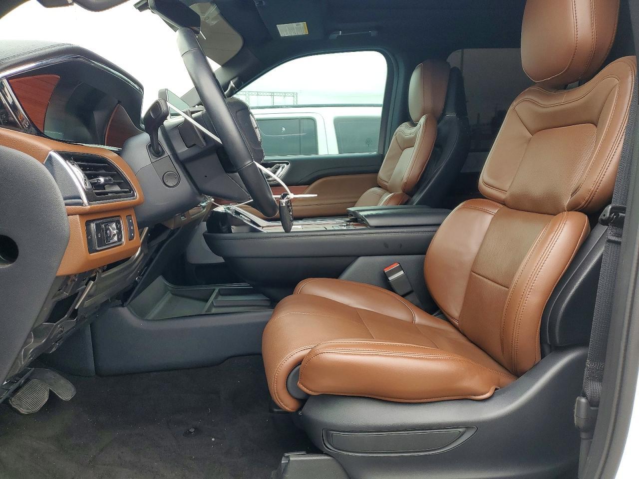 2024 Lincoln Navigator Reserve - Image 7