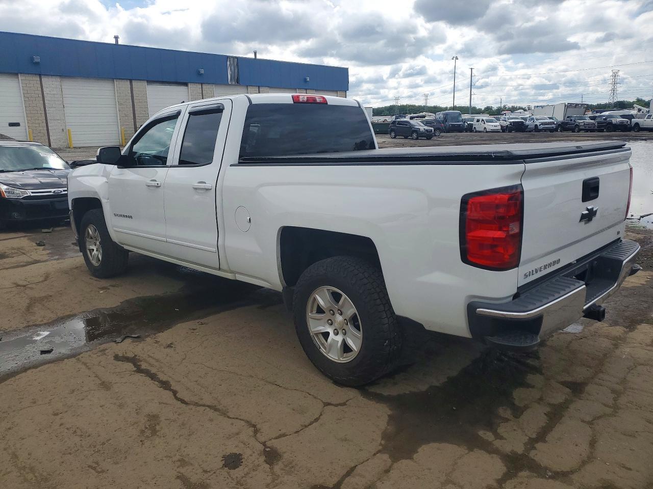 2017 Chevrolet Silverado K1500 Lt - Фото 2