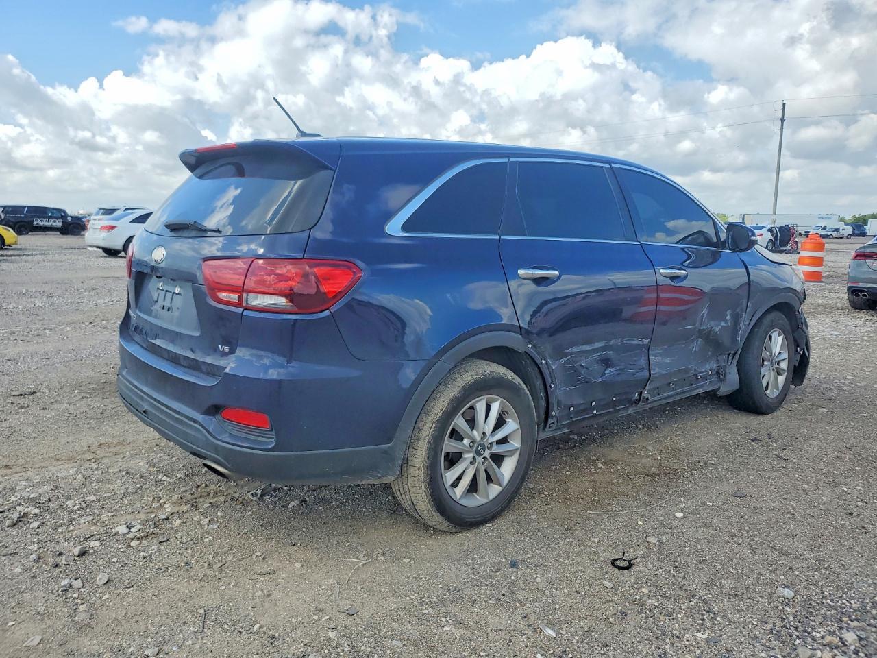 2020 Kia Sorento S - Фото 3