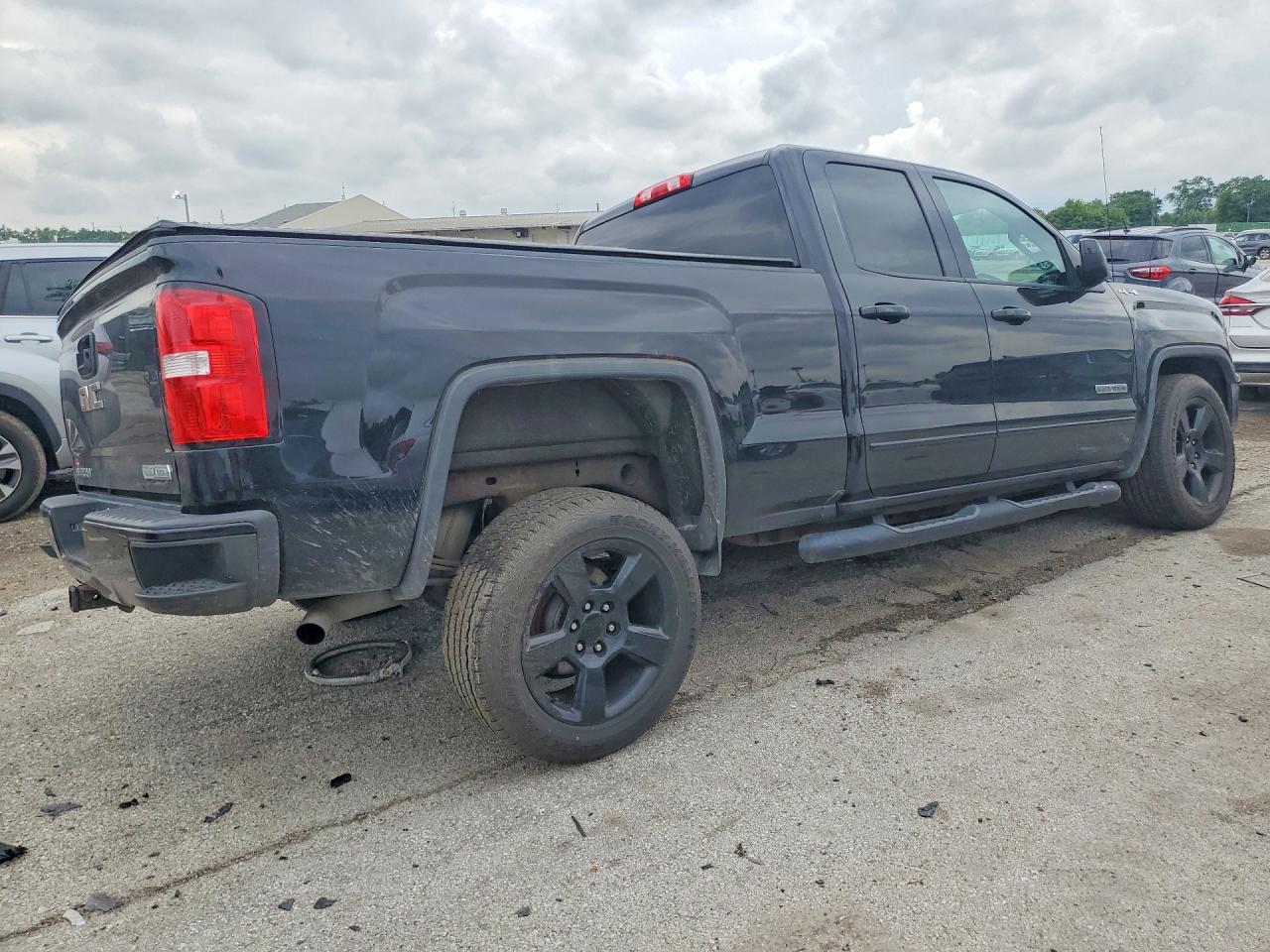 2018 GMC Sierra K1500 - Image 3