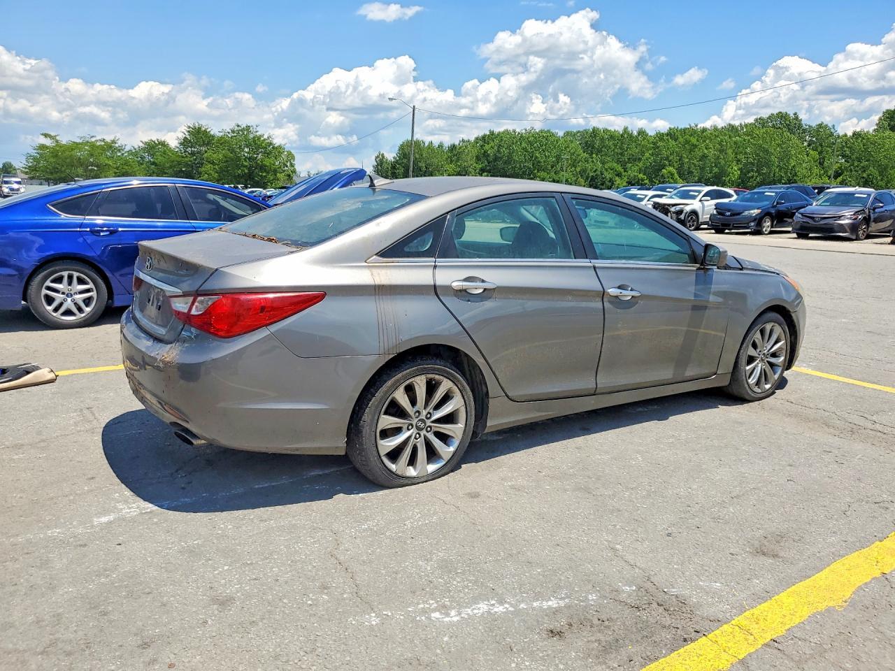 2011 Hyundai Sonata Se - Image 3