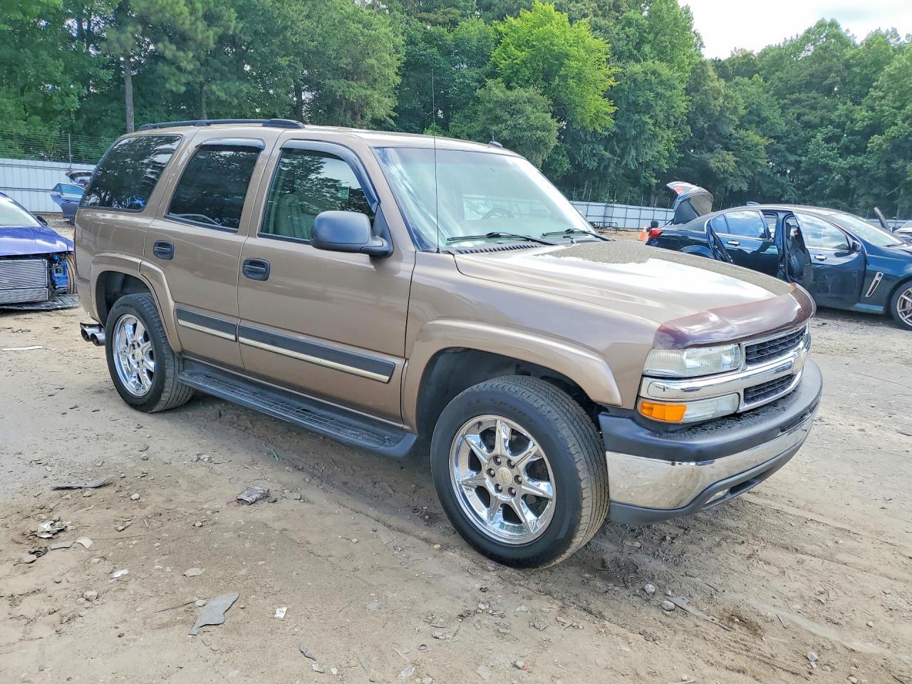 2004 Chevrolet Tahoe C1500 - Image 4