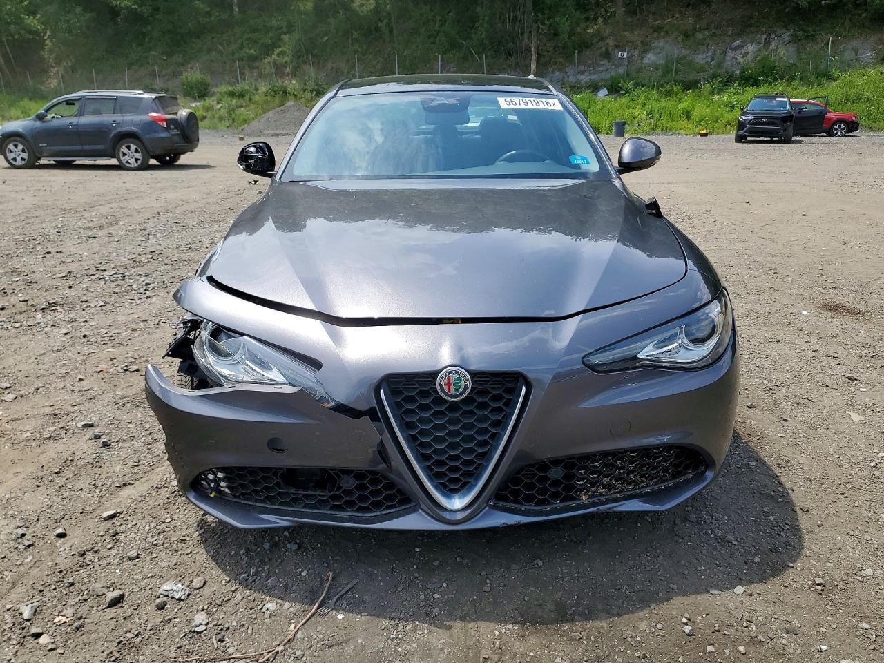 2020 Alfa Romeo Giulia Ti - Image 5