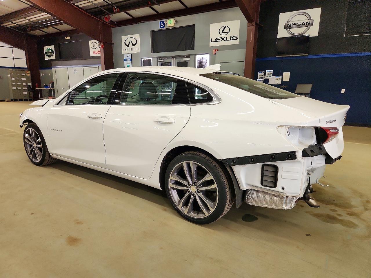 2022 Chevrolet Malibu Lt - Фото 2