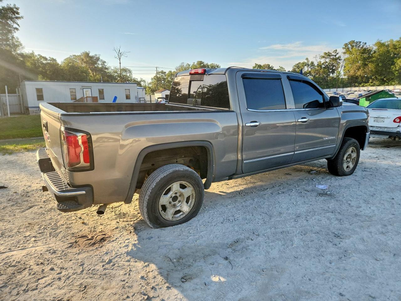 2017 GMC Sierra K1500 Slt - Image 3