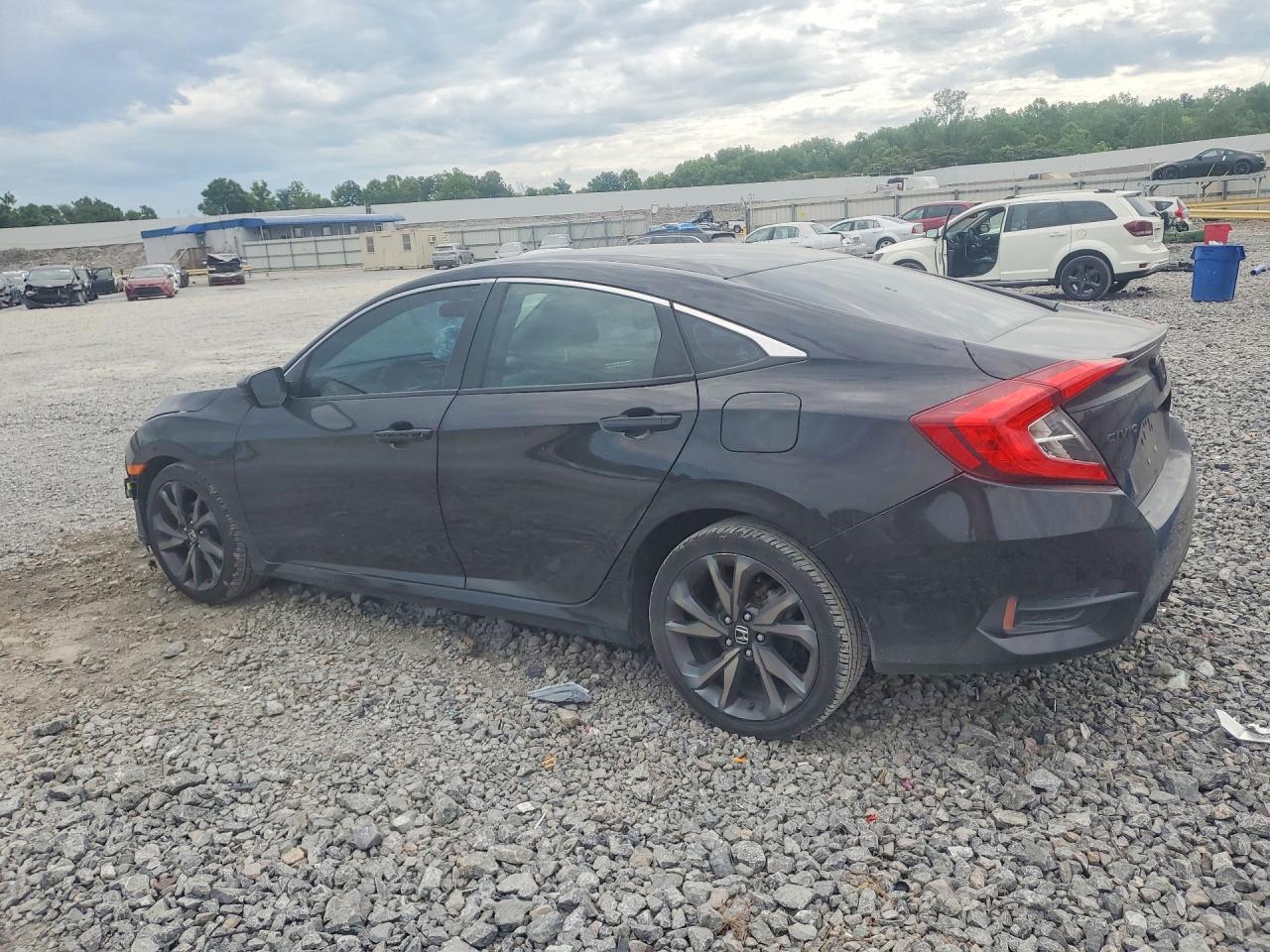 2019 Honda Civic Sport - Фото 2
