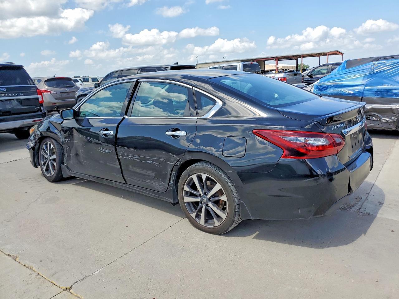 2017 Nissan Altima 2.5 Sr - Image 2