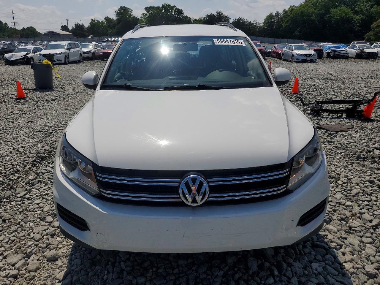 2018 Volkswagen Tiguan Limited - Image 5