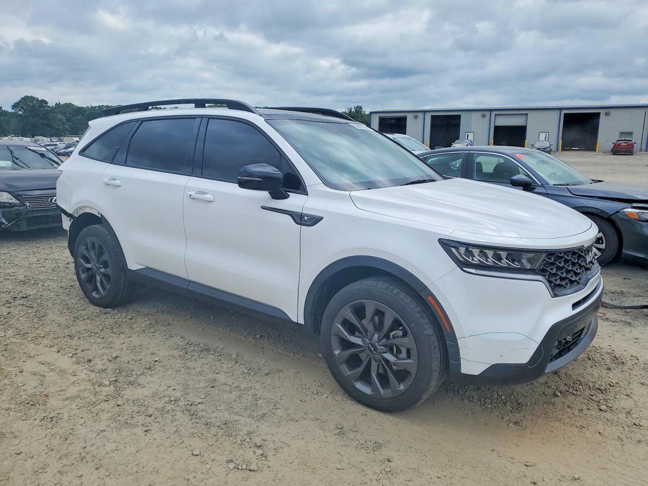 2023 Kia Sorento Ex - Image 4