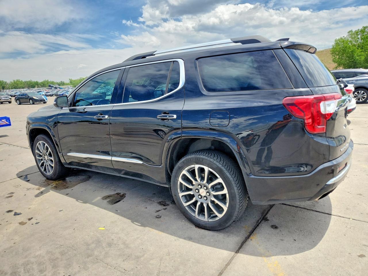 2022 GMC Acadia Denali - Фото 2