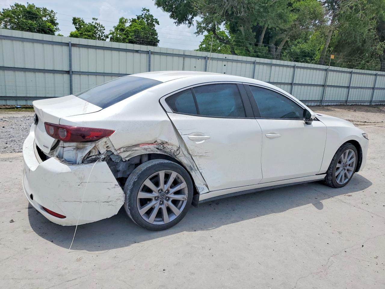 2023 Mazda 3 Preferred - Image 3