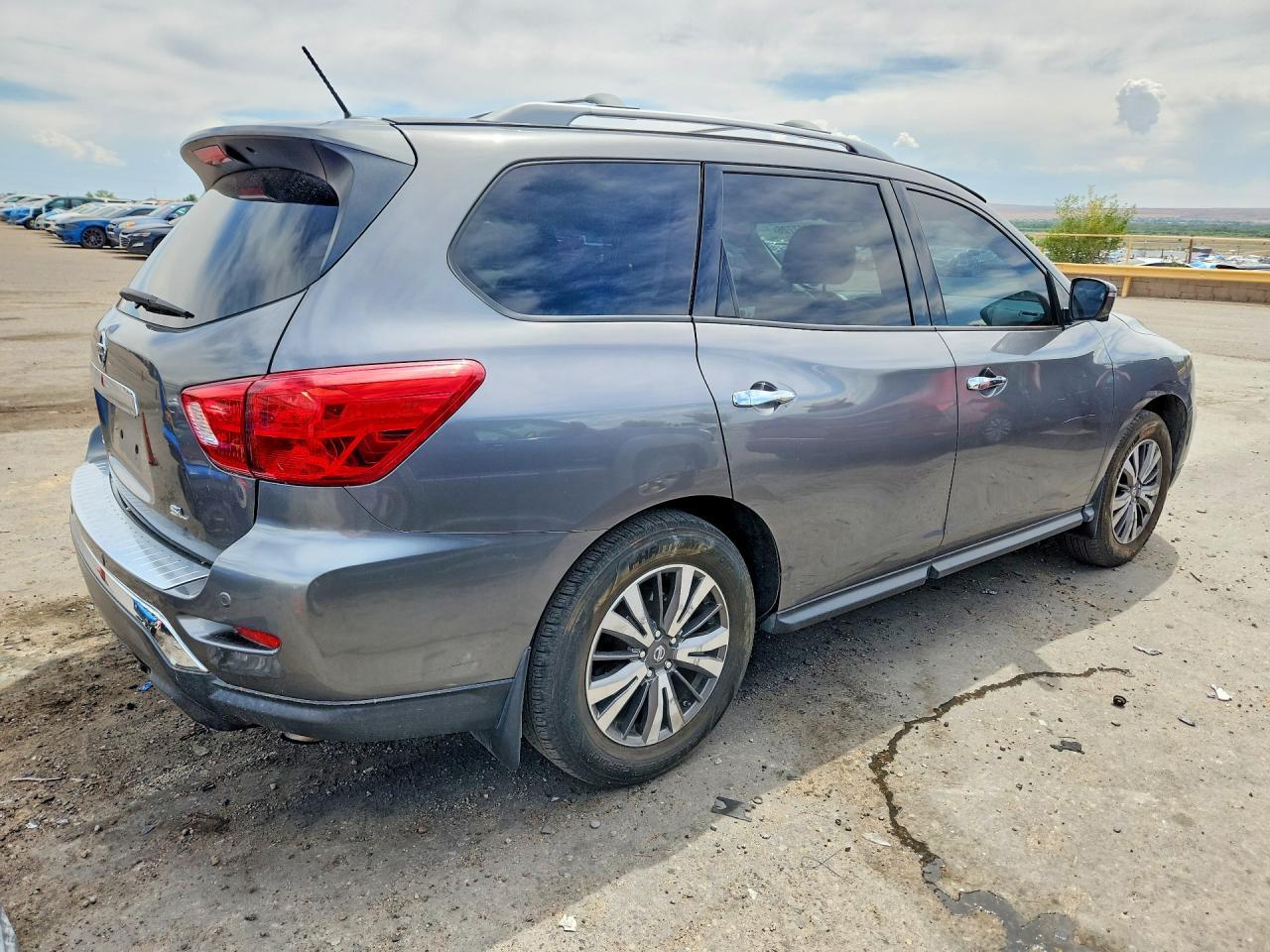 2017 Nissan Pathfinder Sl - Фото 3