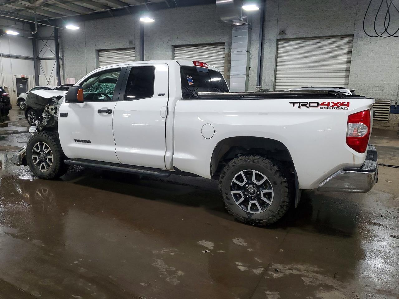 2018 Toyota Tundra Sr5 - Фото 2