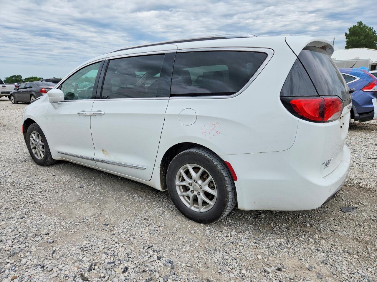 2020 Chrysler Pacifica Touring L - Image 2