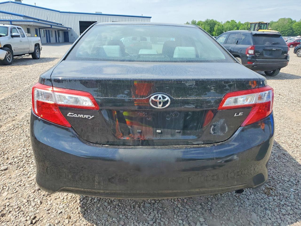 2014 Toyota Camry Le - Фото 6