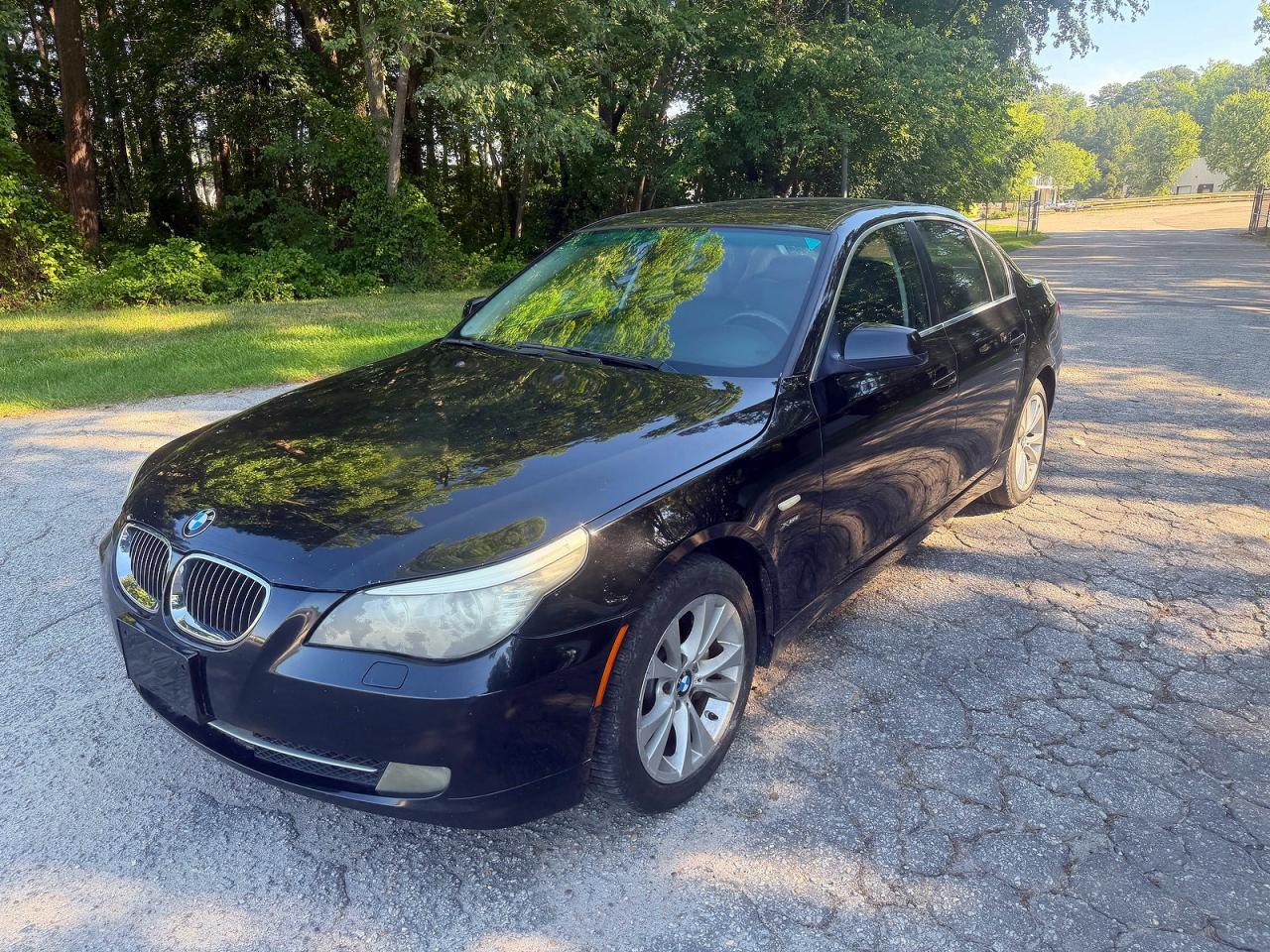 2010 BMW 528 Xi - Фото 2