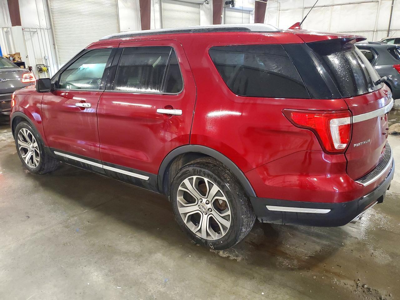 2019 Ford Explorer Platinum - Image 2