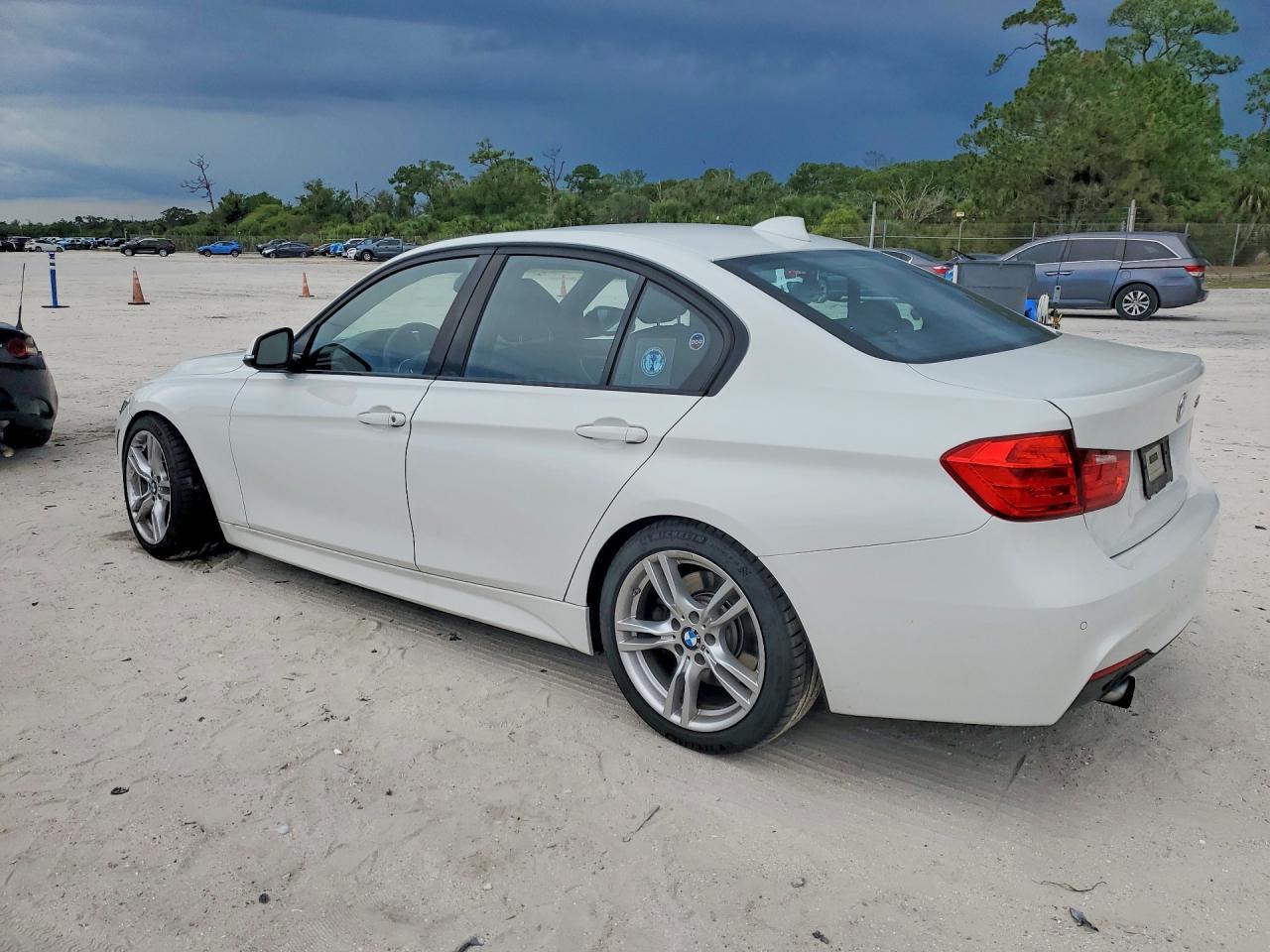 2013 BMW 335 I - Image 2