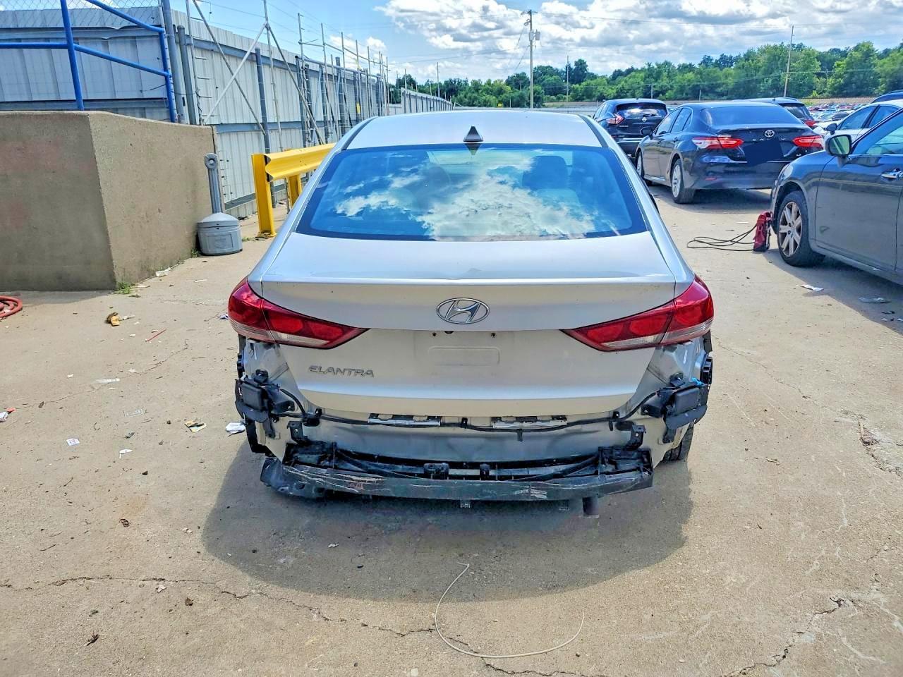 2018 Hyundai Elantra Sel - Фото 6