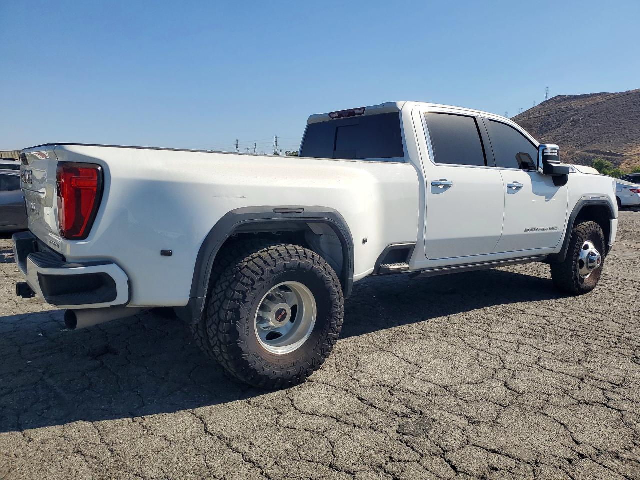 2022 GMC Sierra K3500 Denali - Фото 3