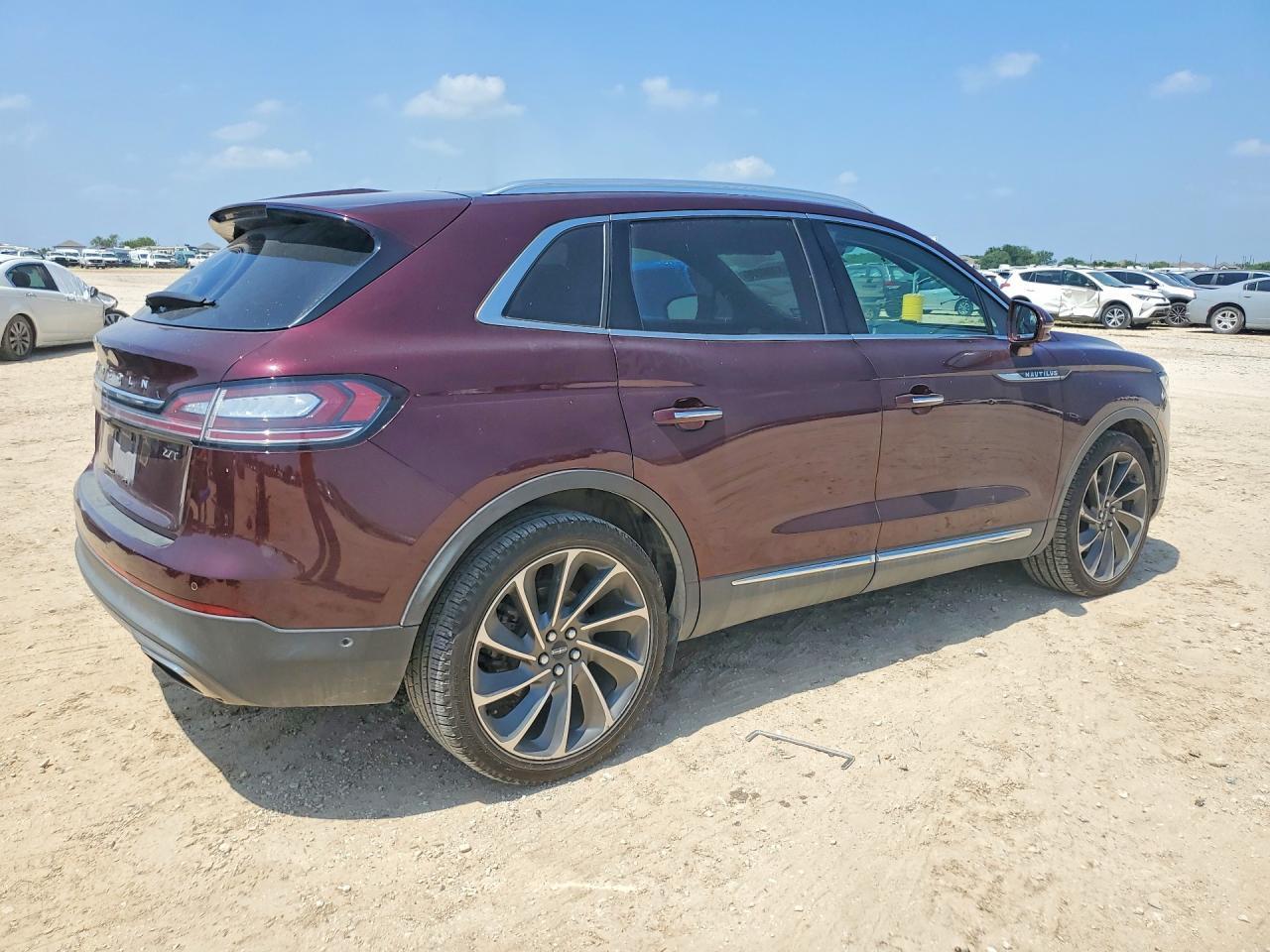 2019 Lincoln Nautilus - Фото 3