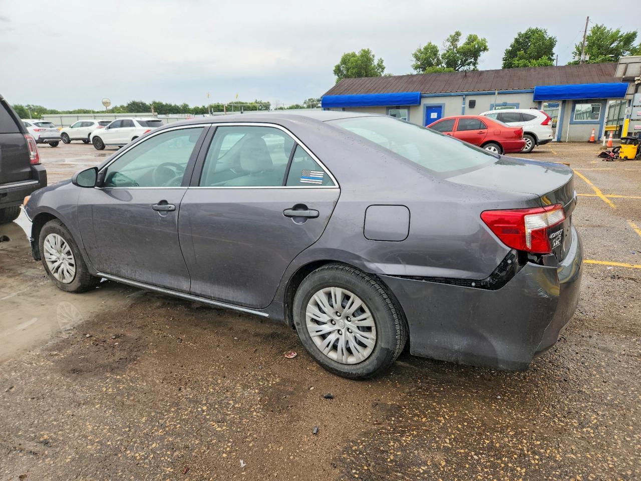 2014 Toyota Camry Le - Image 2