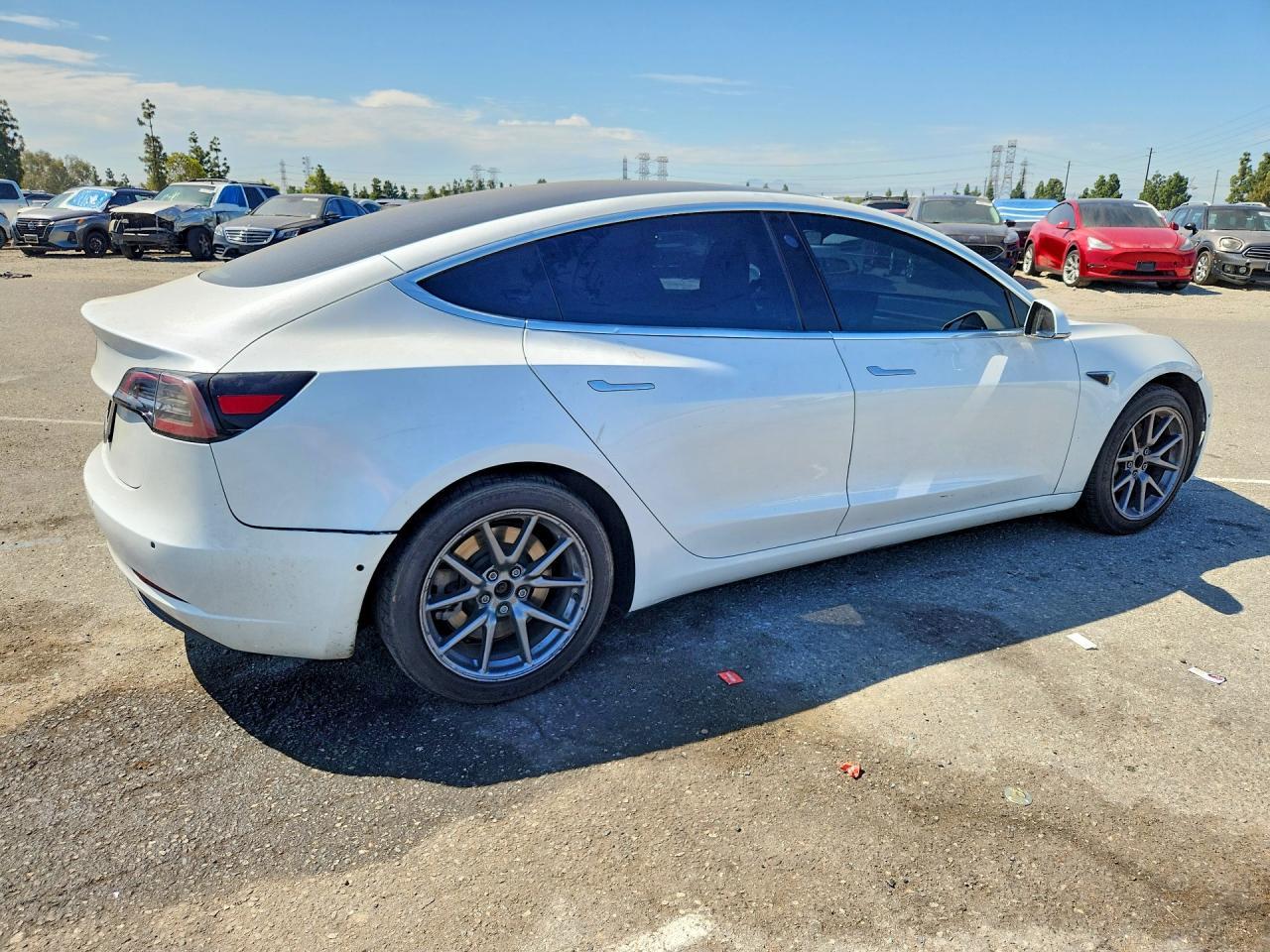 2020 Tesla Model 3 - Фото 3