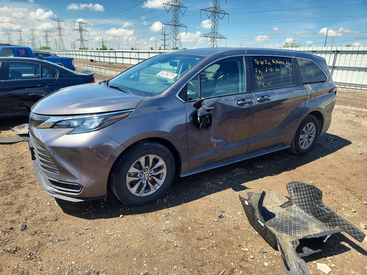 2024 Toyota Sienna Le