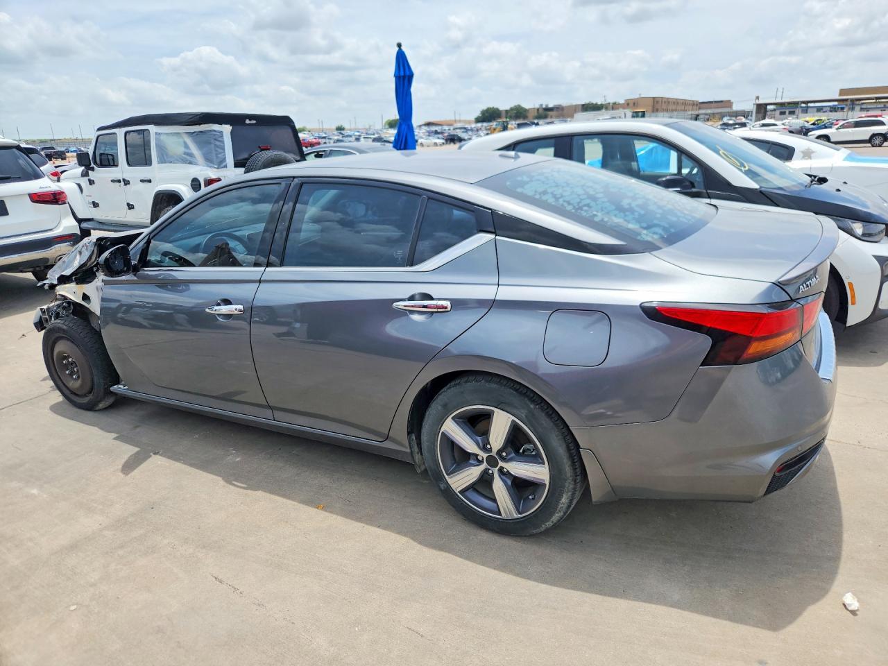 2022 Nissan Altima Sl - Фото 2
