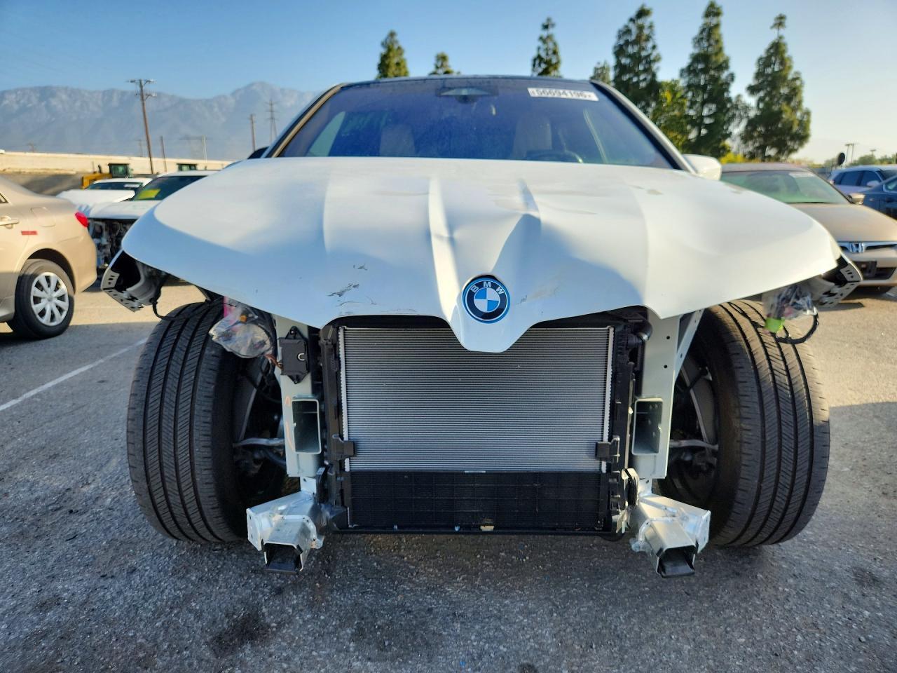 2025 BMW Ix xDrive50 - Фото 5