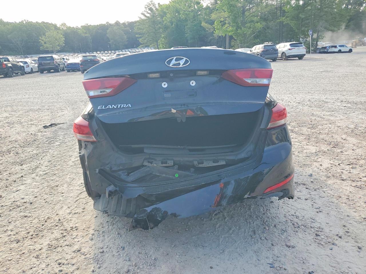 2017 Hyundai Elantra Se - Image 6