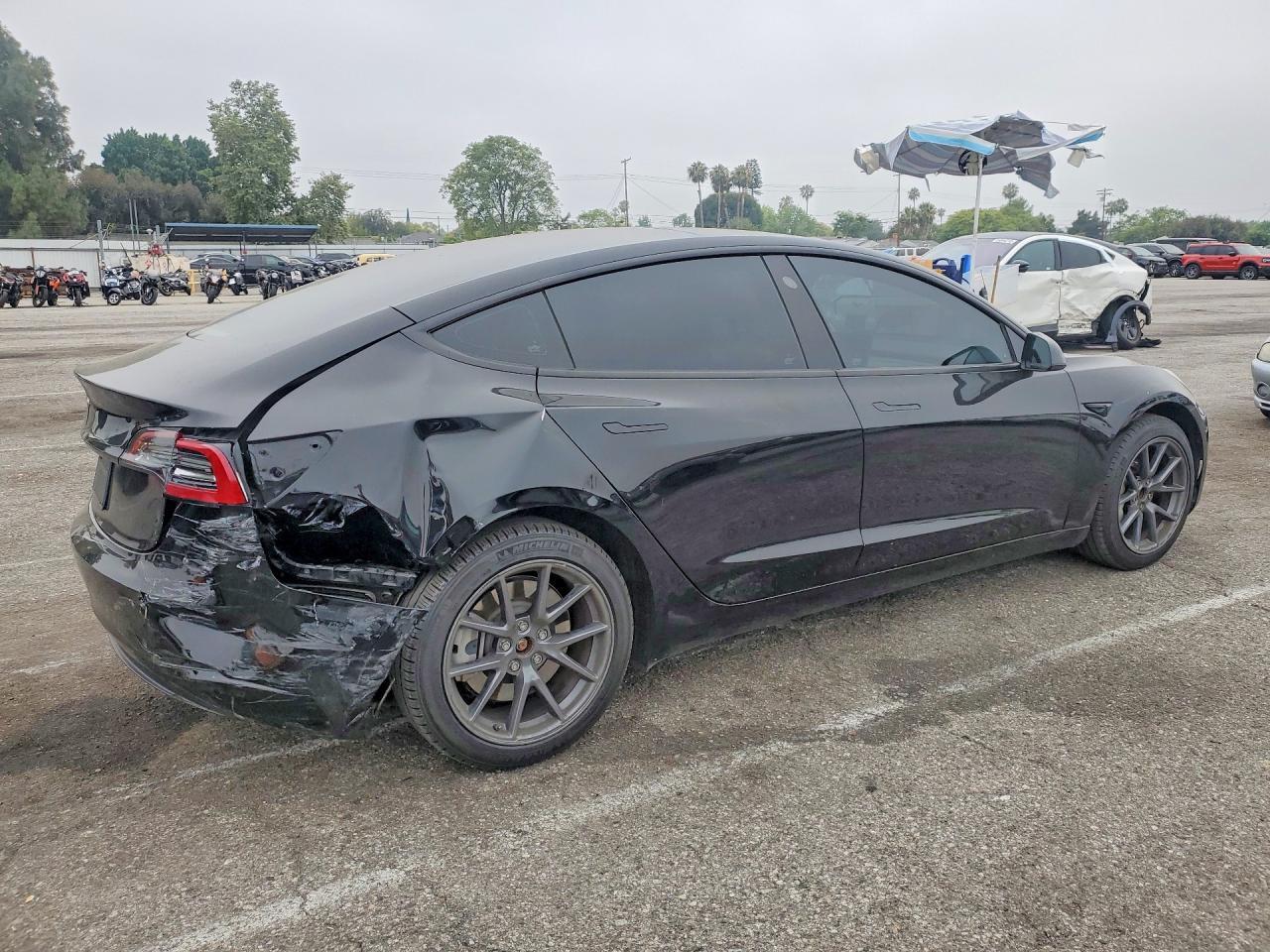 2023 Tesla Model 3 - Фото 3